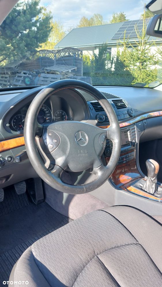 Mercedes-Benz Klasa E 240 Elegance - 22