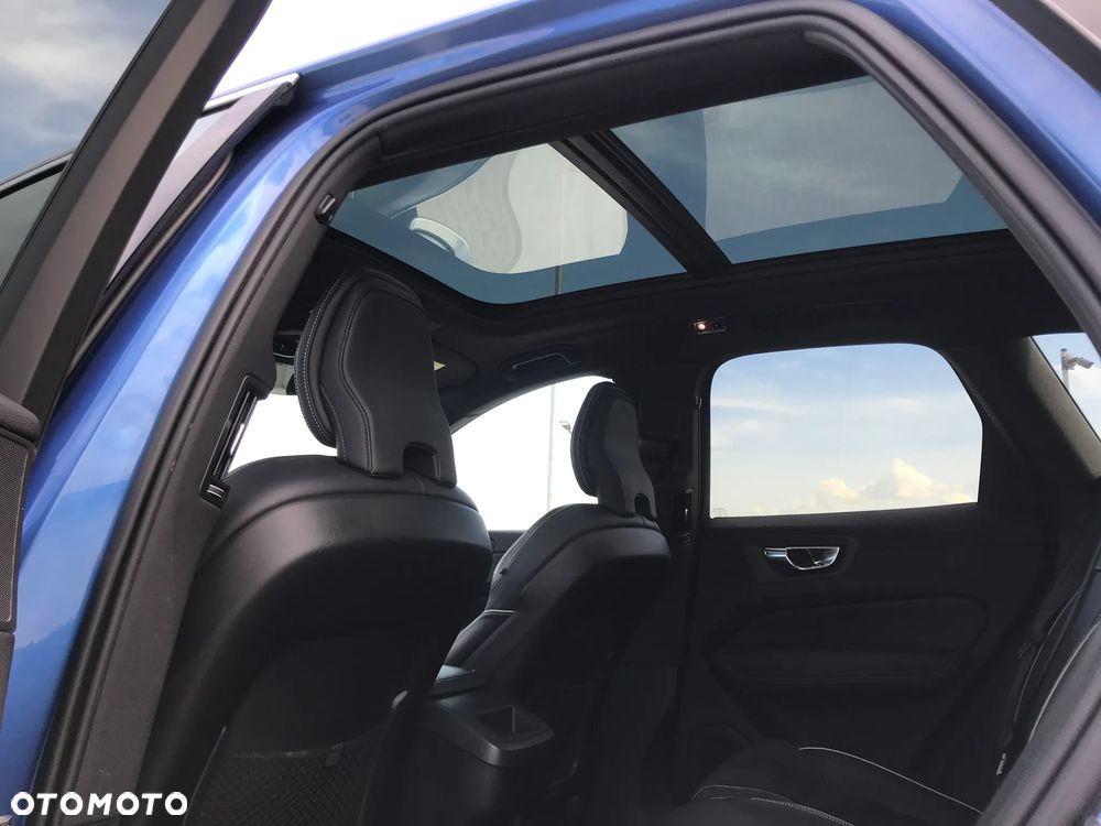 Volvo XC 60 T4 R-Design - 28