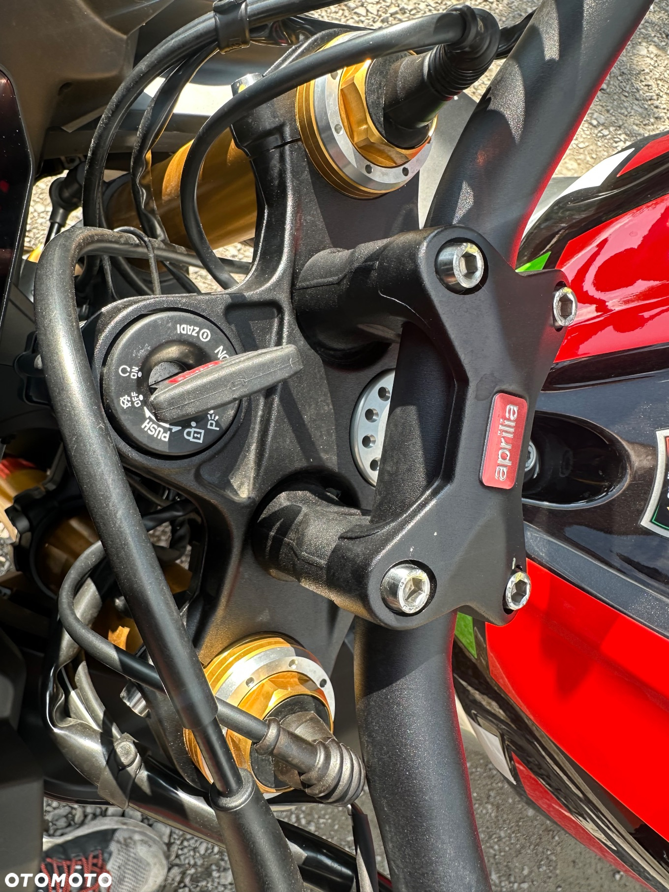 Aprilia Tuono - 10