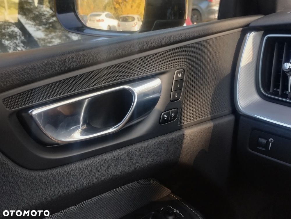 Volvo XC 60 - 22