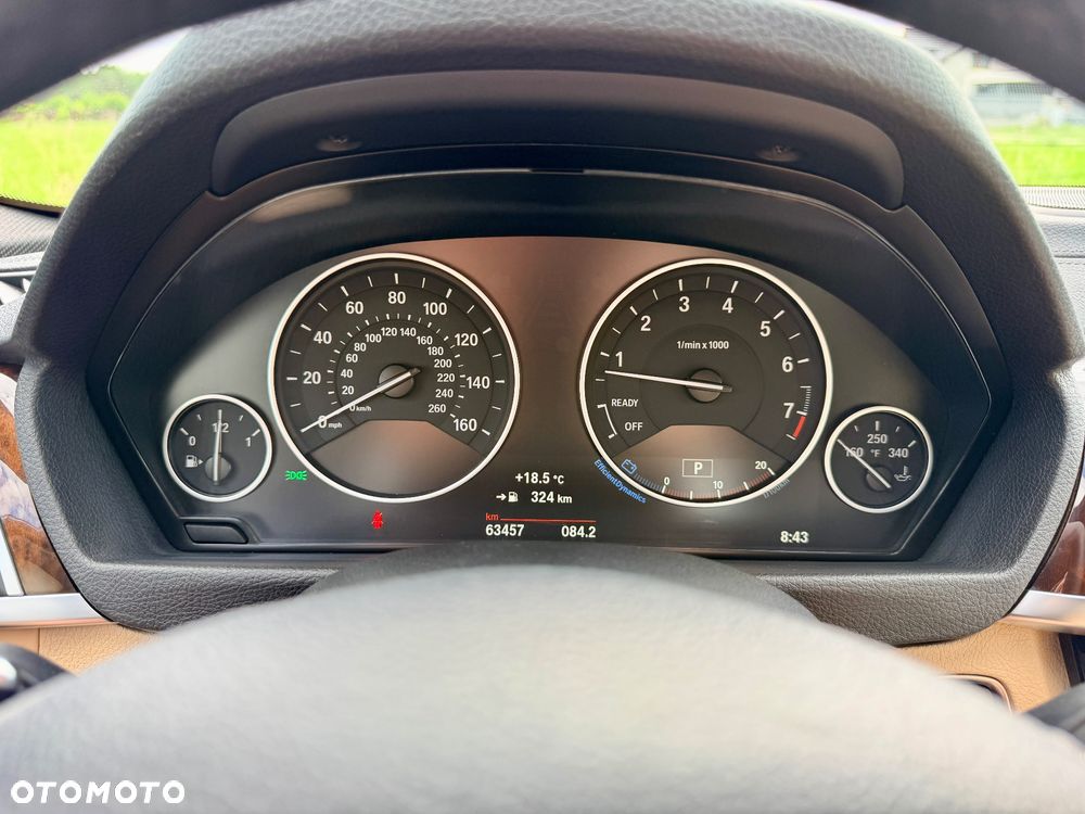 BMW Seria 3 330i Luxury Line - 27