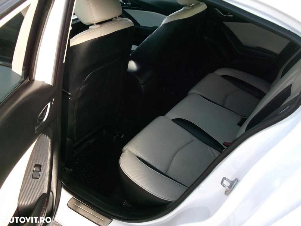 Mazda 3 - 11