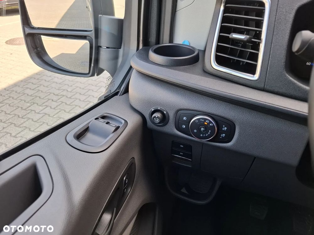 Ford Transit DCIV Brygadowy, Brygadówka - 21
