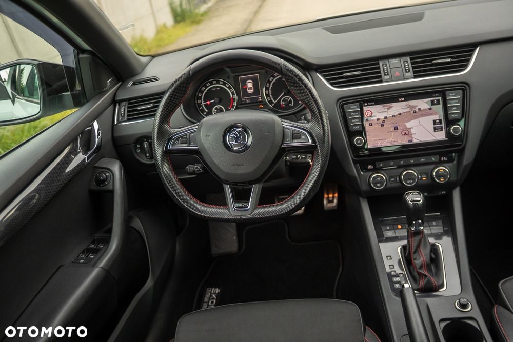 Skoda Octavia 2.0 TDI DSG RS - 36