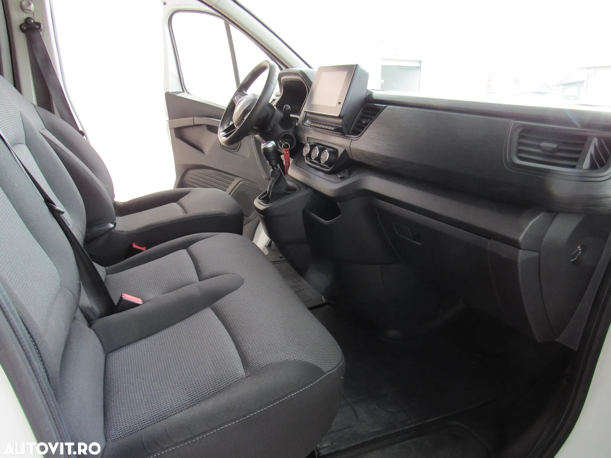 Renault Trafic Combi 2.0 Blue dCi 110 S&S L1 8+1 Life - 11