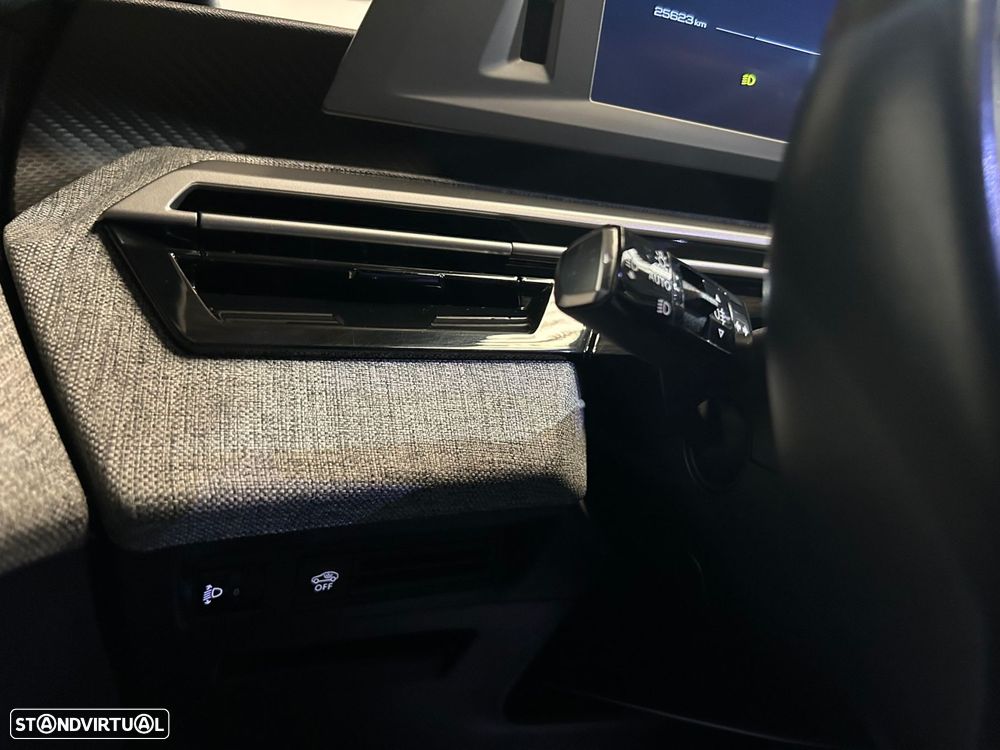 Peugeot 3008 1.2 Hybrid Allure Pack e-DCS6 - 32