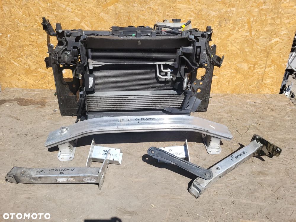 JEEP CHEROKEE KL LIFT - PAS PRZEDNI CHŁODNICE WENTYLA - 1