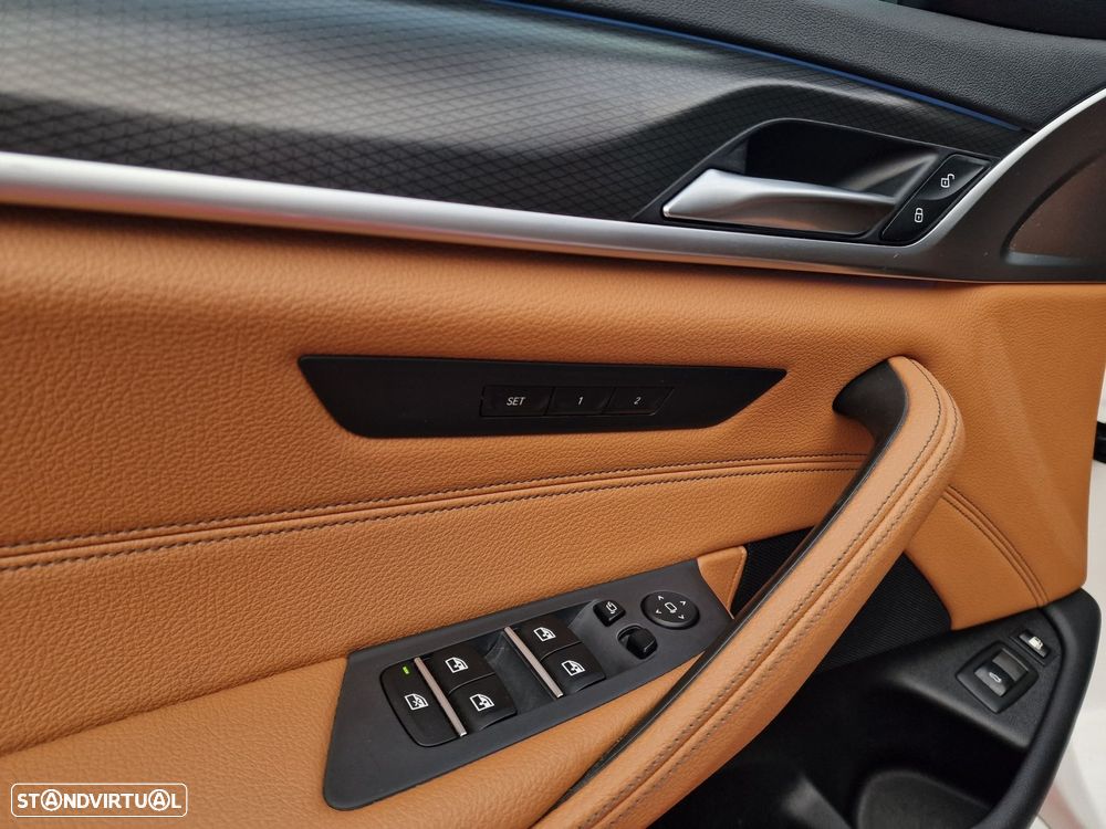 BMW 530 e Pack Desportivo M - 10