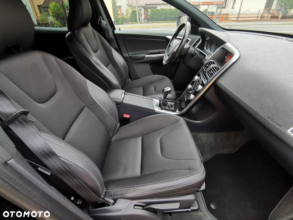 Volvo XC 60 D3 Momentum - 10