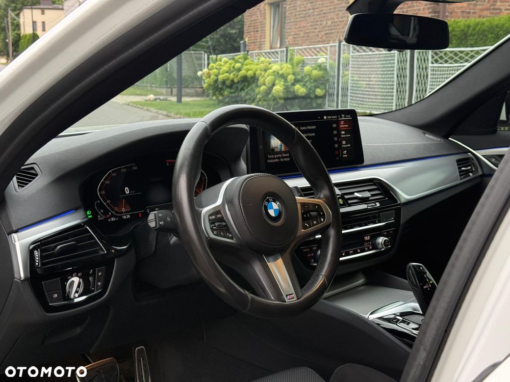 BMW Seria 5 520d xDrive M Sport Edition - 16