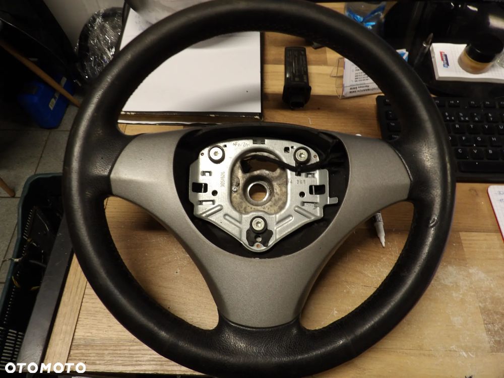 BMW - E90,E91,E87 - KIEROWNICA - SPORT - 1