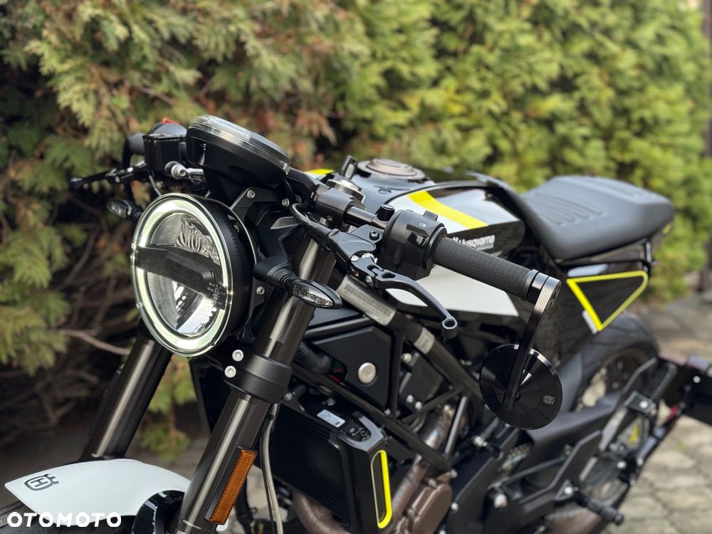 Husqvarna Vitpilen - 24