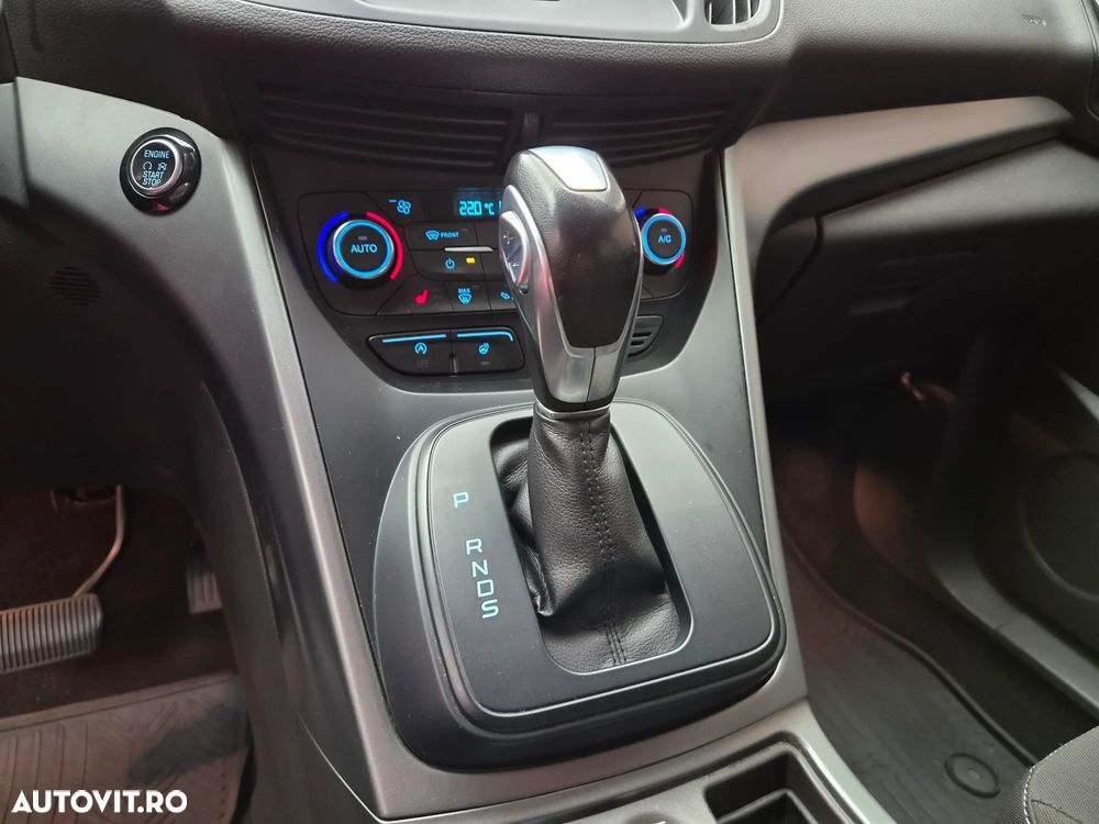 Ford Kuga 2.0 TDCi 4WD Powershift Titanium - 25