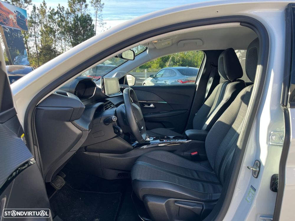 Peugeot e-208 Allure - 15