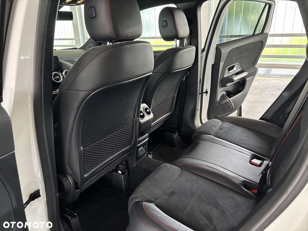 Mercedes-Benz GLA - 19