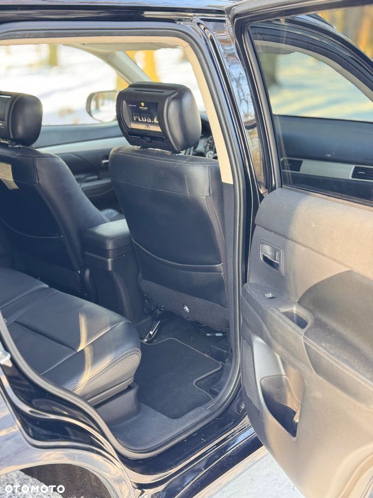 Mitsubishi Outlander Intense + - 29