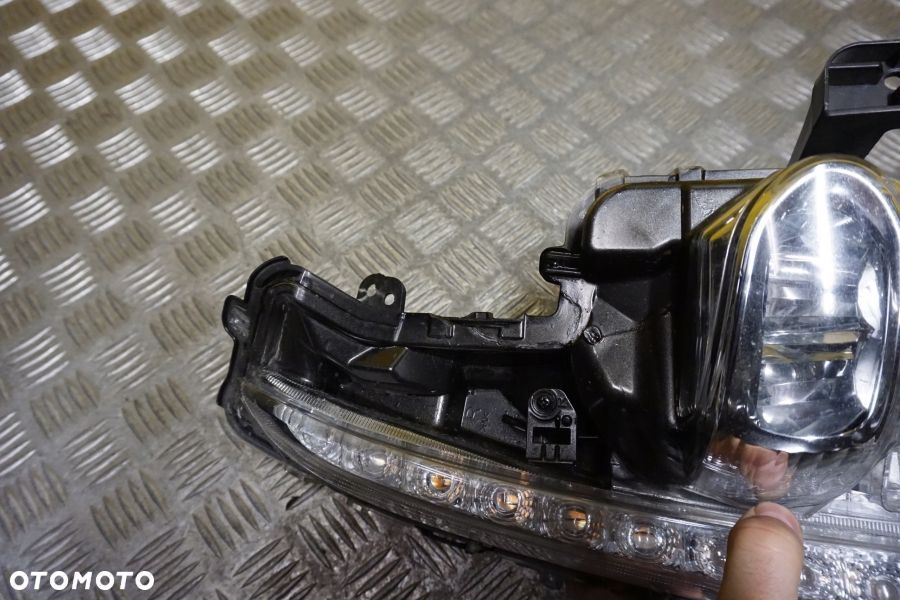 TOYOTA PRIUS PRIME 2017- LAMPA HALOGEN DRL LED PRAWA EU - 9