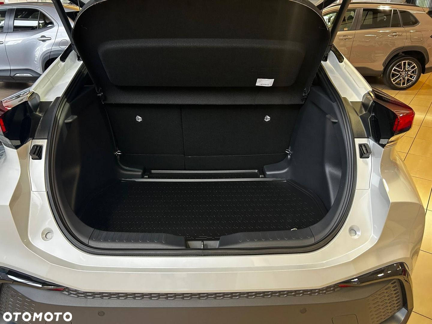 Toyota C-HR 1.8 Hybrid Executive - 6