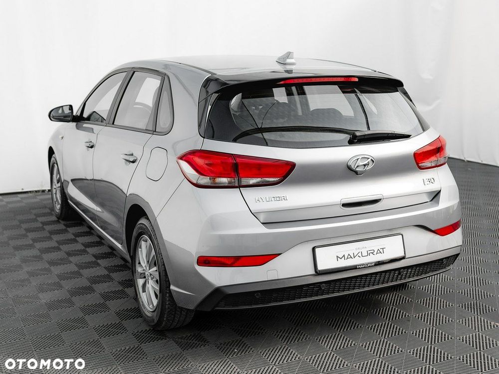 Hyundai i30 1.5 DPI Classic + - 5