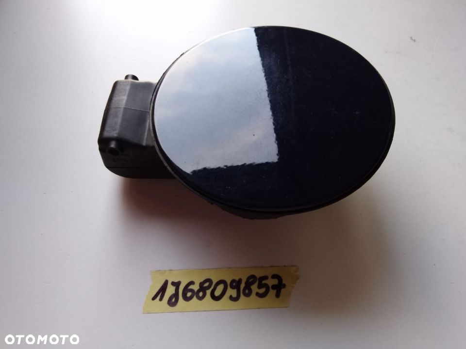 KLAPA WLEWU PALIWA  VW GOLF IV HB 1J6809857 - 2