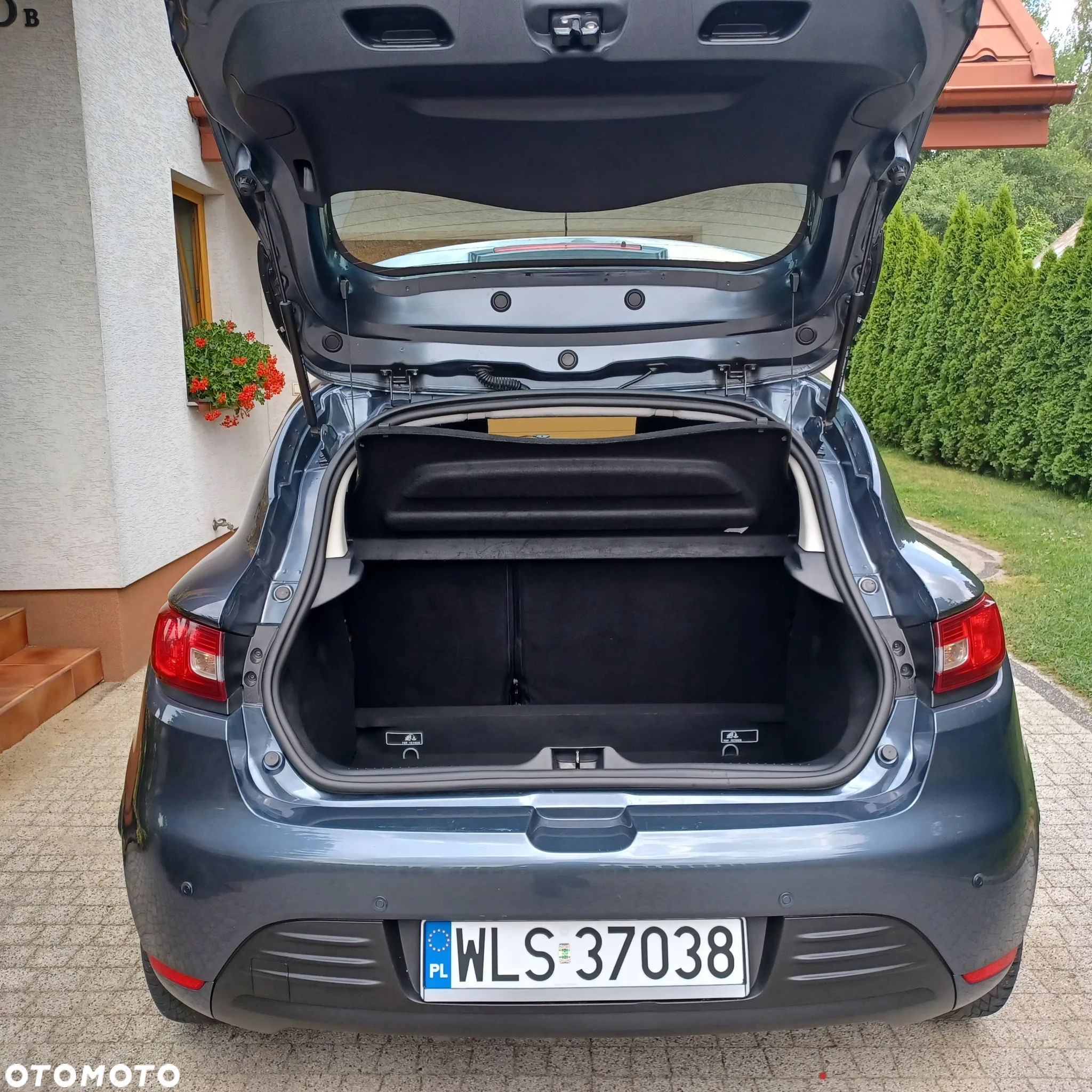 Renault Clio 1.2 16V 75 Life - 12