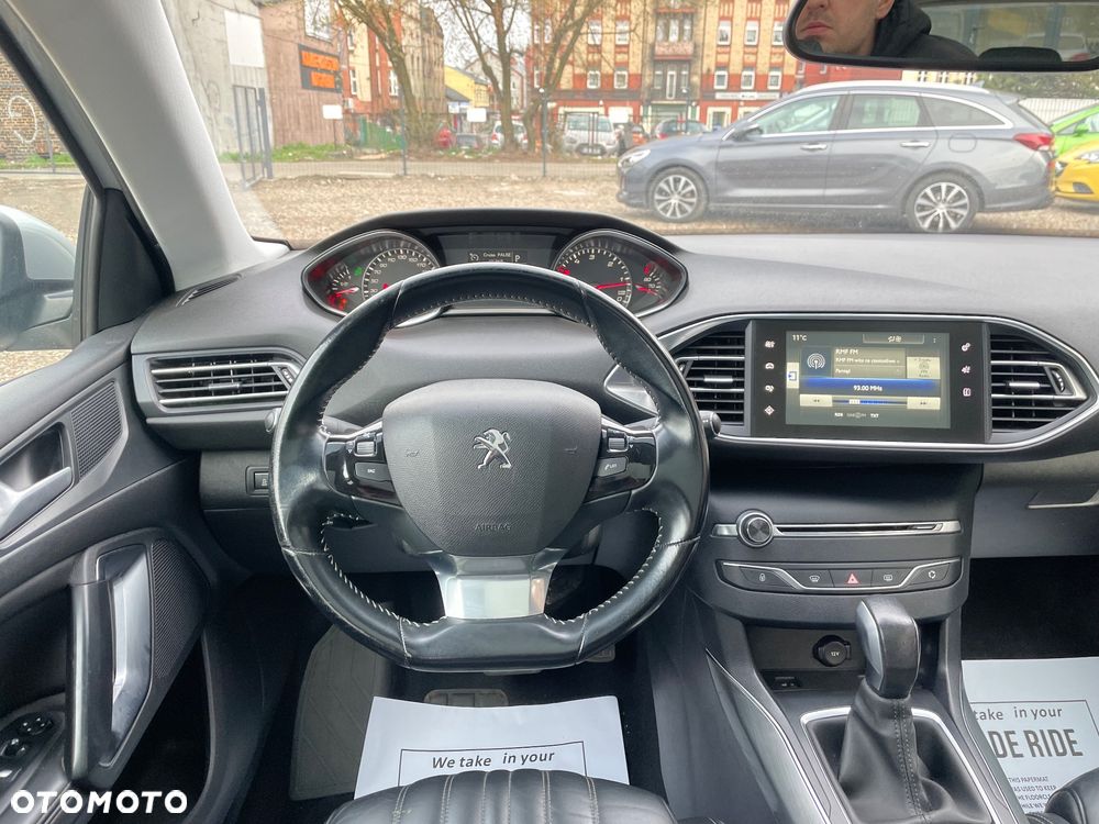 Peugeot 308 BlueHDi FAP 120 EAT6 Stop & Start Allure - 24