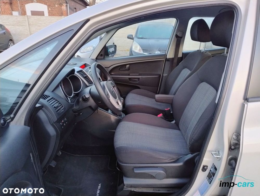 Kia Venga - 4