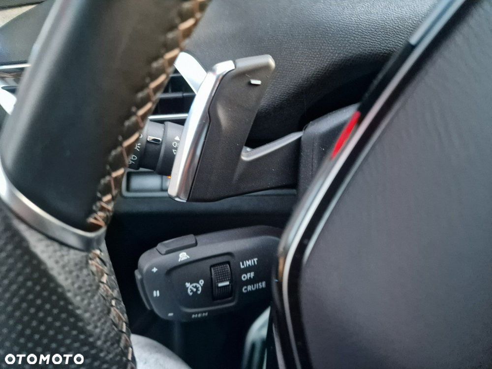 Peugeot 3008 1.6 PureTech HYbrid GT Line S&S EAT8 - 31