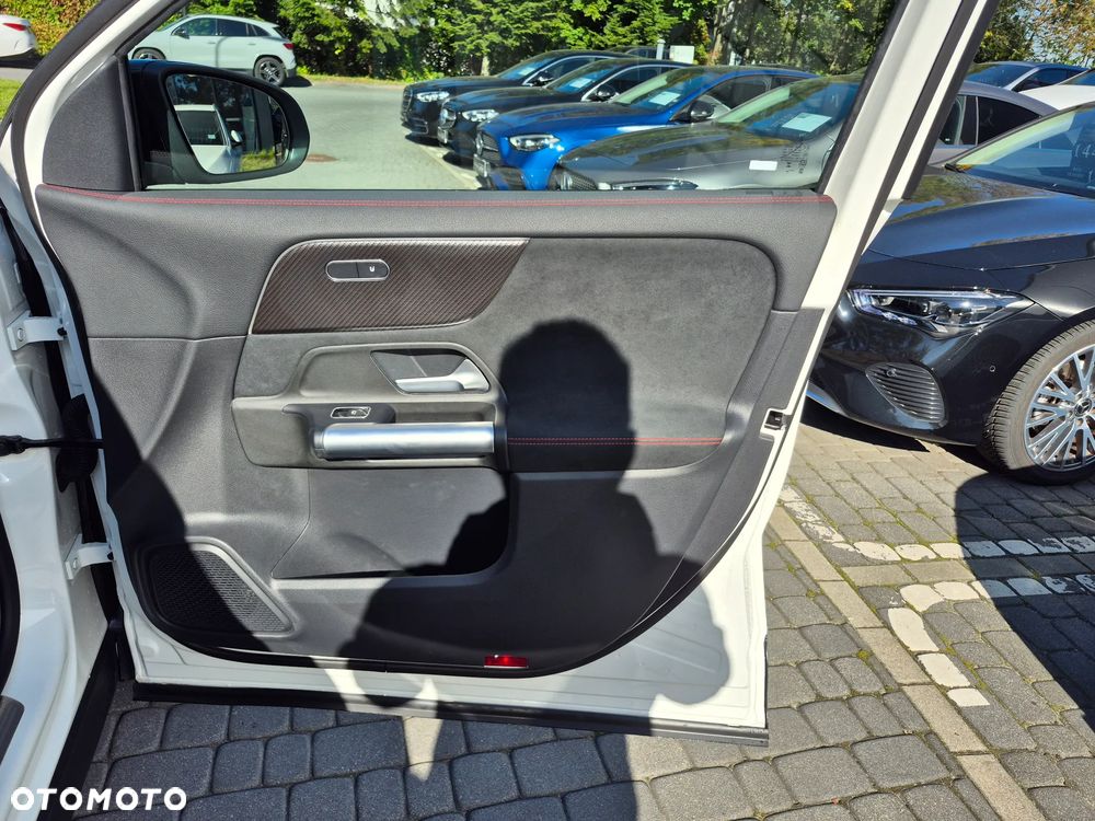 Mercedes-Benz GLA 200 AMG Line - 22