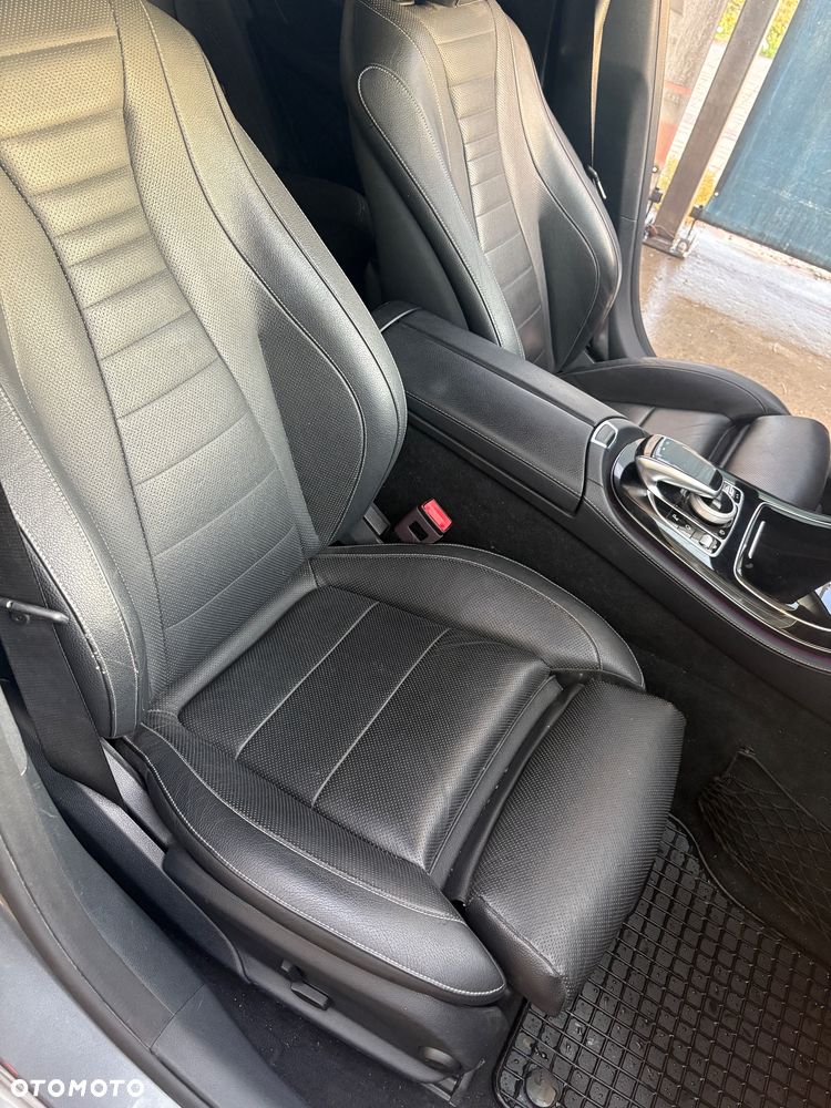 Mercedes-Benz Klasa E 400 4Matic 9G-TRONIC Avantgarde - 33