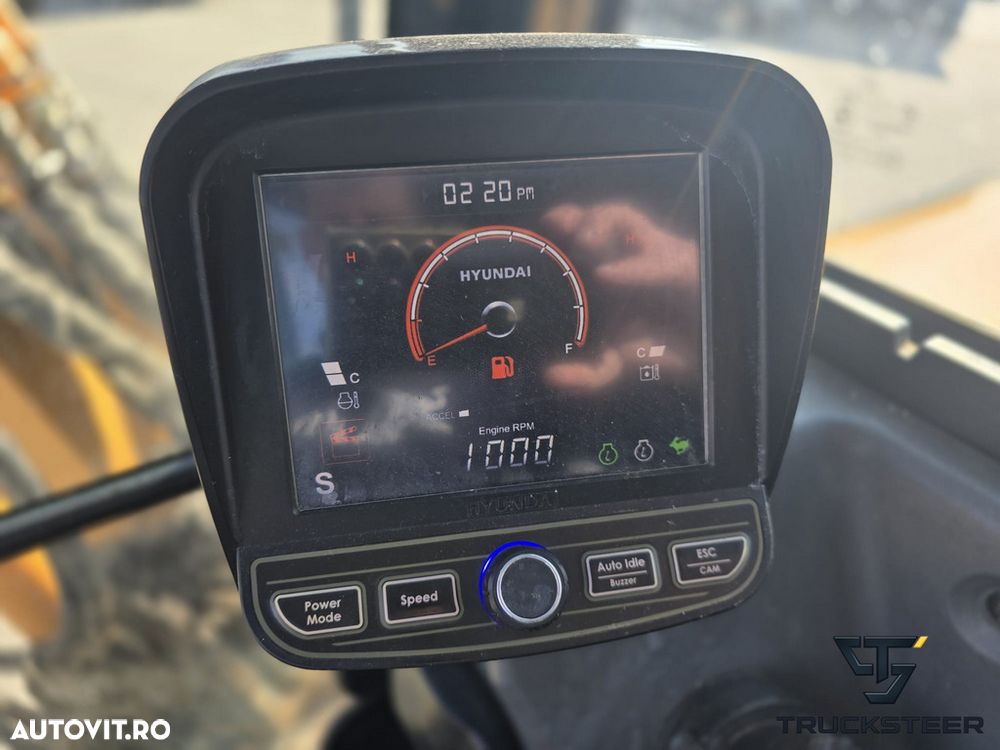 Hyundai 60CR-9R - 17