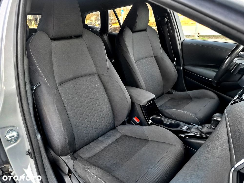 Toyota Corolla 2.0 Hybrid Executive - 18