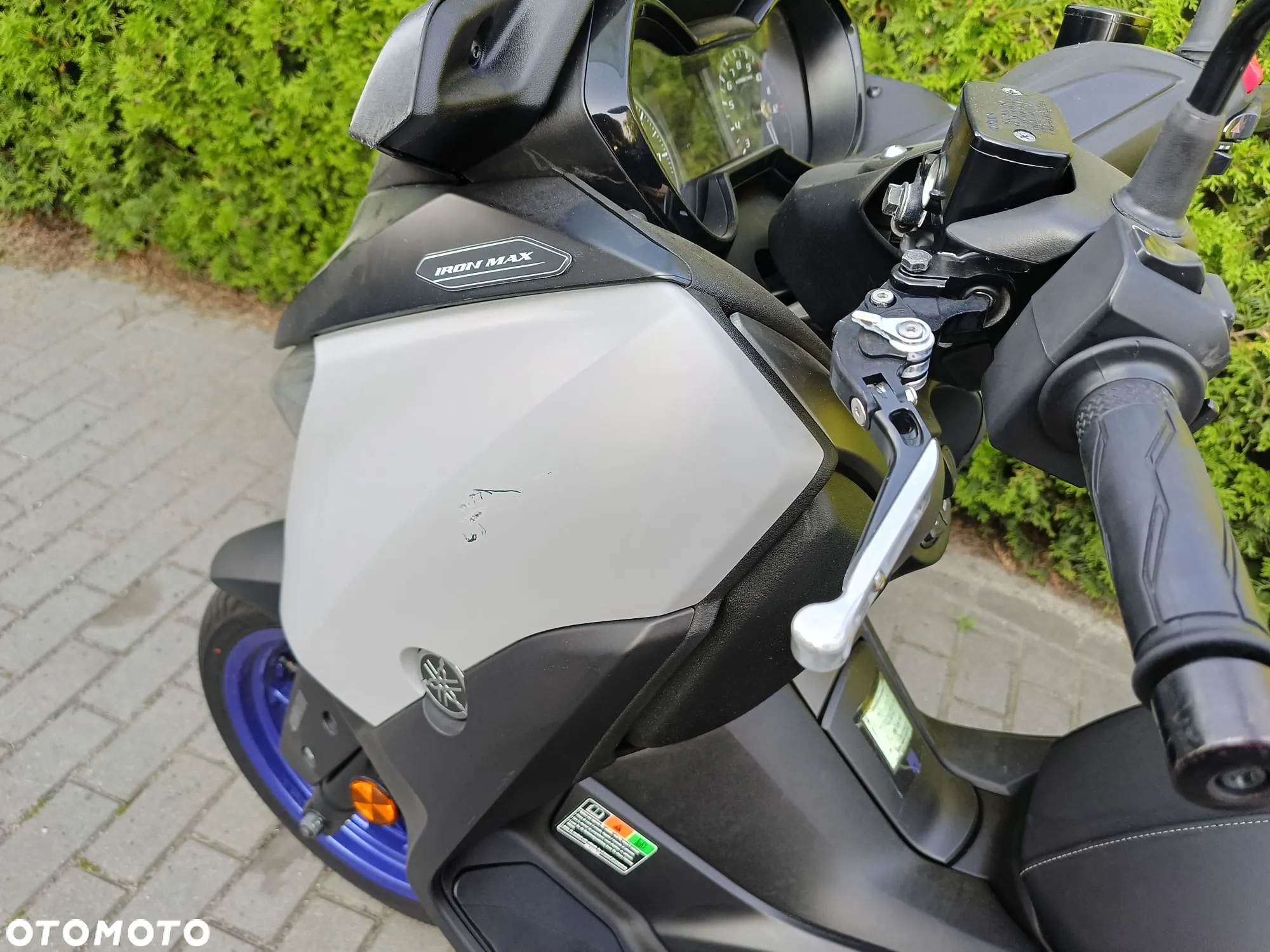 Yamaha X-max - 9