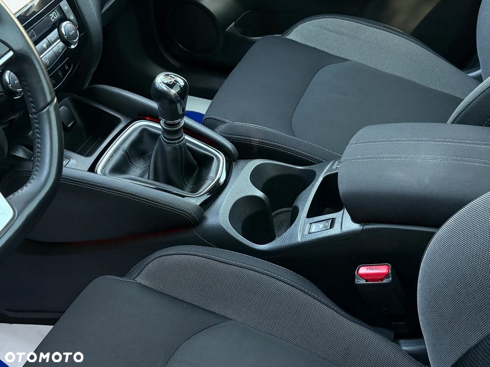 Nissan Qashqai 1.5 dCi N-Connecta - 21