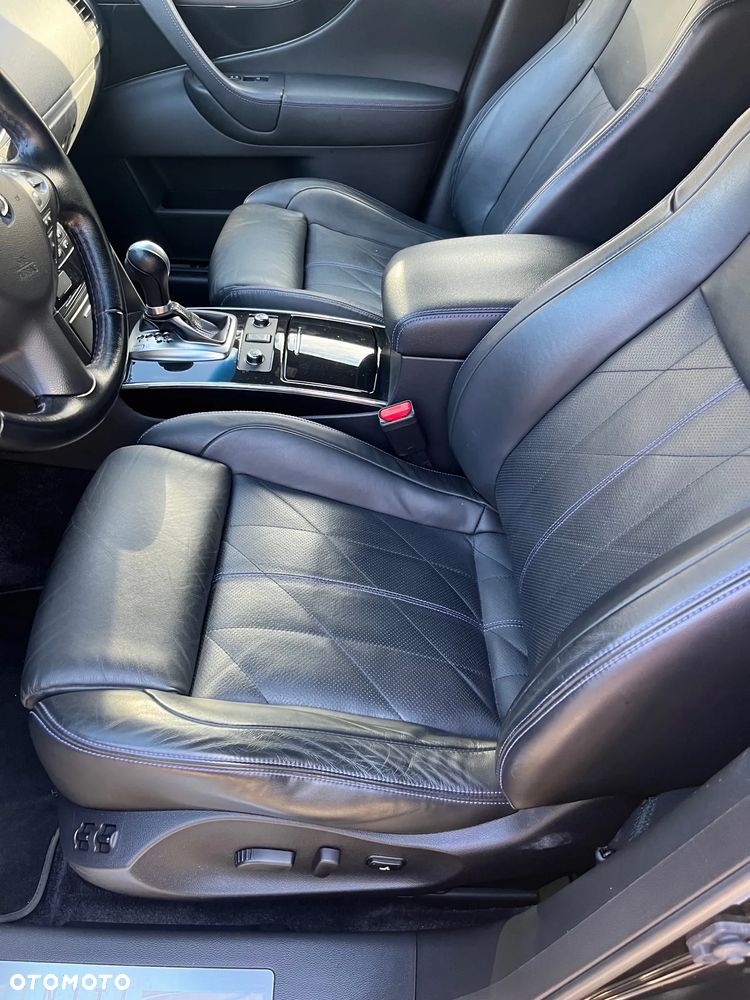 Infiniti QX70 3.0d S Premium - 10