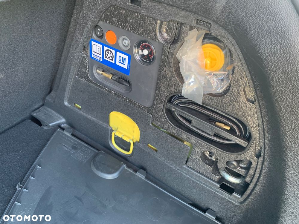 Opel Corsa 1.4 Turbo Start/Stop GSi - 9