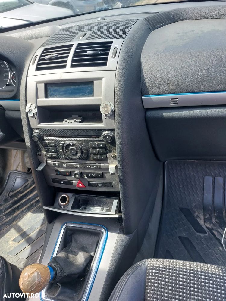 Dezmembrez Peugeot 407 hdi - 9