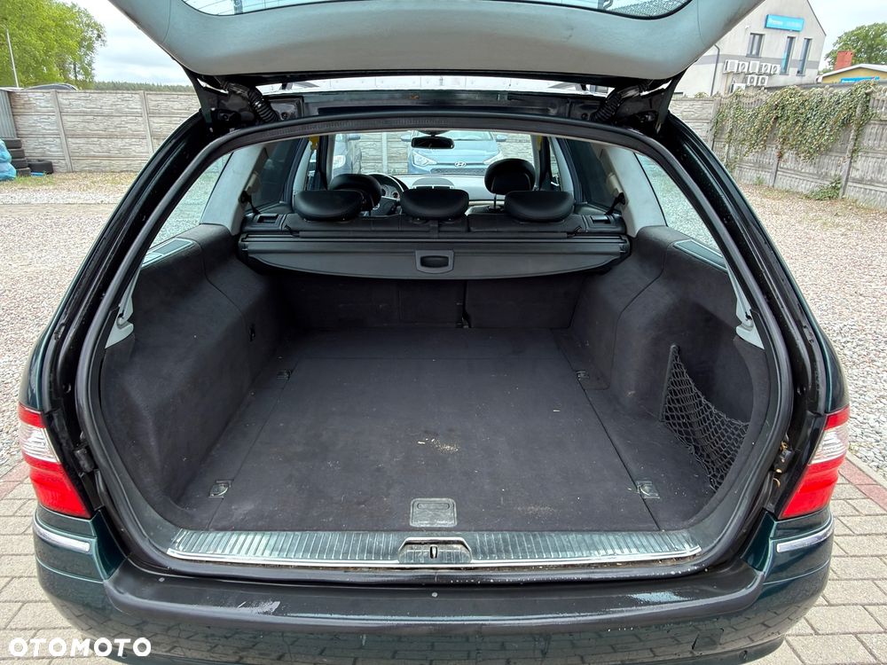 Mercedes-Benz Klasa E 320 CDI T Avantgarde - 16