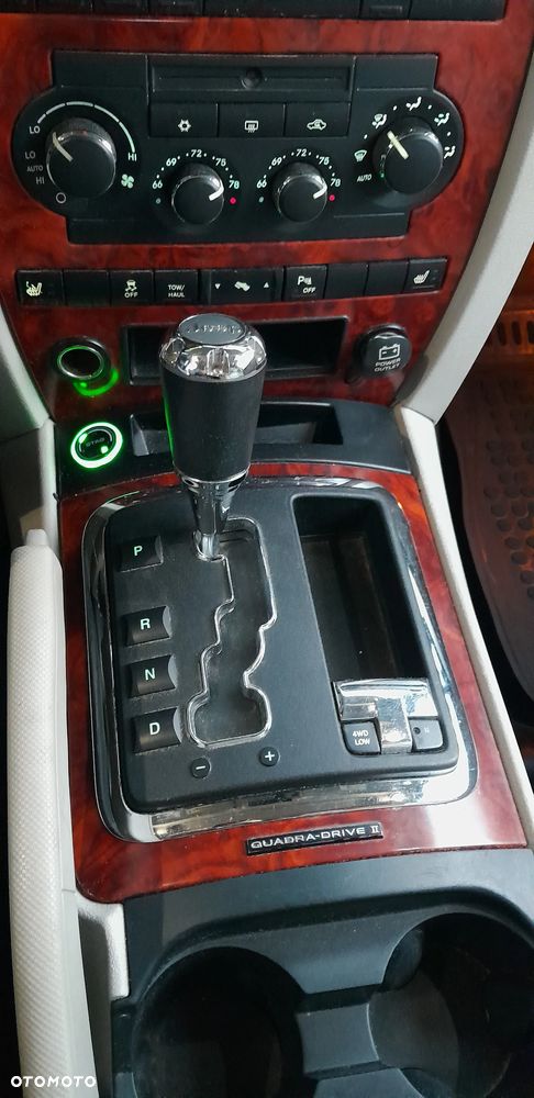 Jeep Commander 5.7 V8 HEMI Automatik Overland - 6