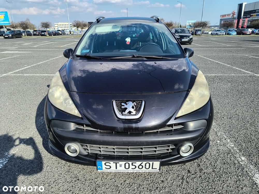 Peugeot 207 - 1