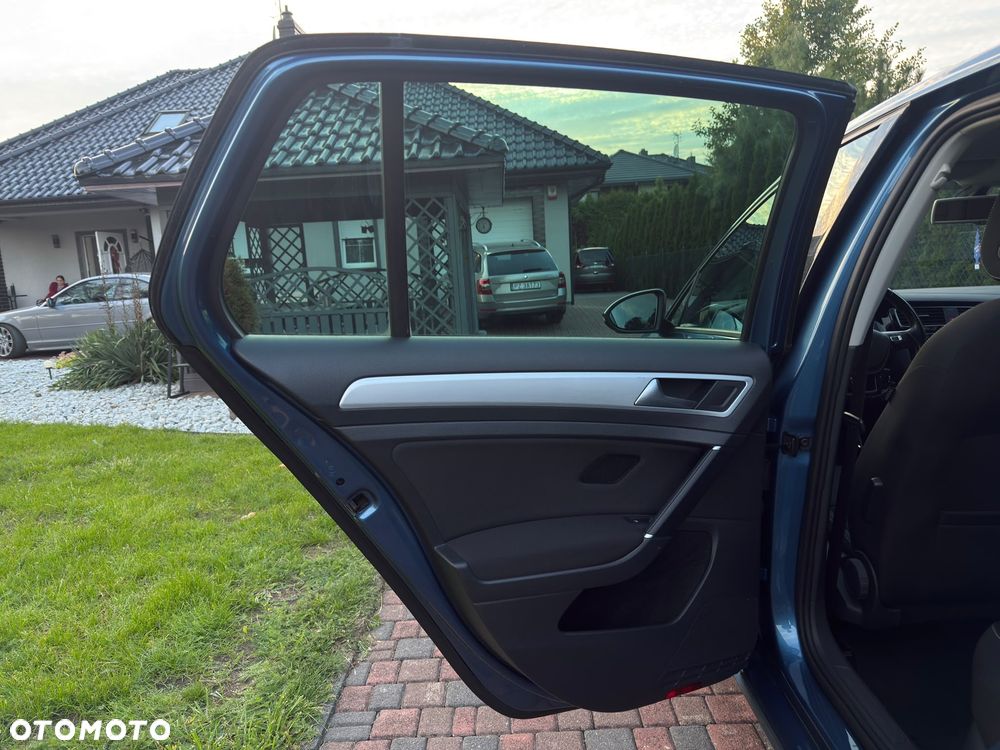 Volkswagen Golf - 12