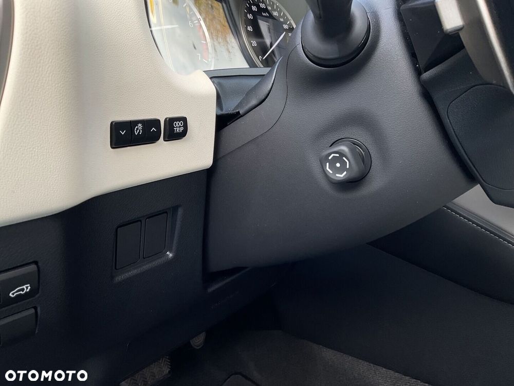 Lexus NX 300 F Impression AWD - 24