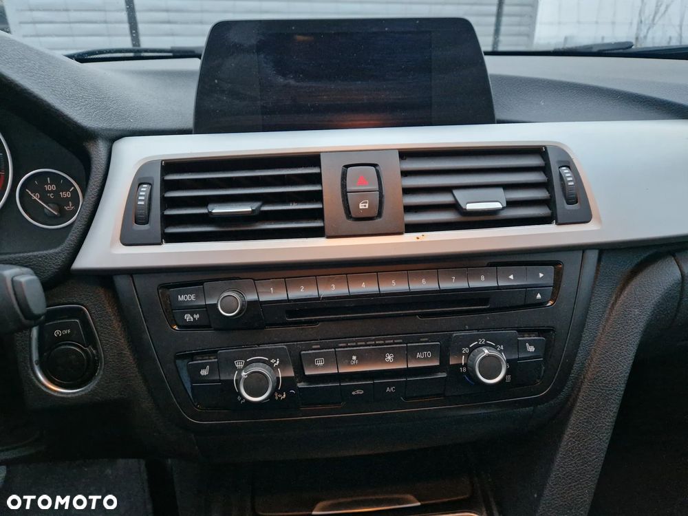BMW Seria 3 318d Sport Line - 4