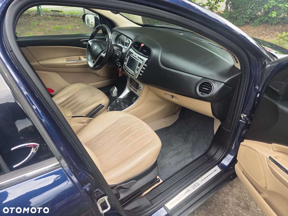 Lancia Delta 1.4 MultiAir 16v Gold - 31