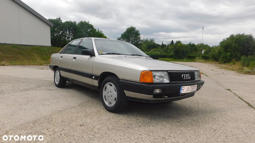 Audi 100 1.8 E - 1