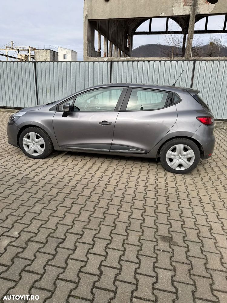 Renault Clio - 5
