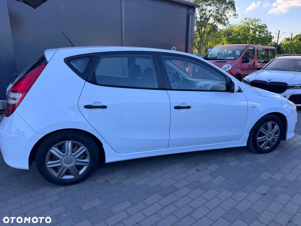 Hyundai i30 1.6 CRDi Base EU5 - 5