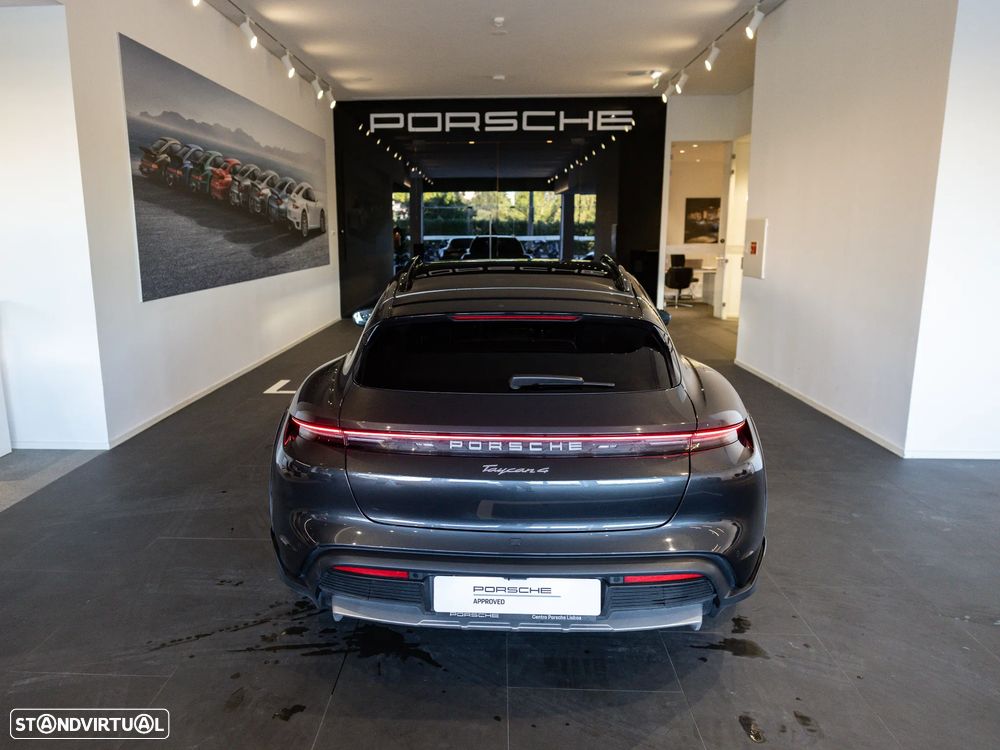 Porsche Taycan Cross Turismo 4 - 13