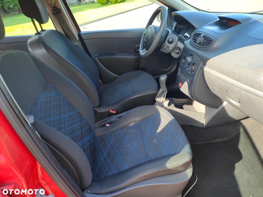 Renault Clio - 17