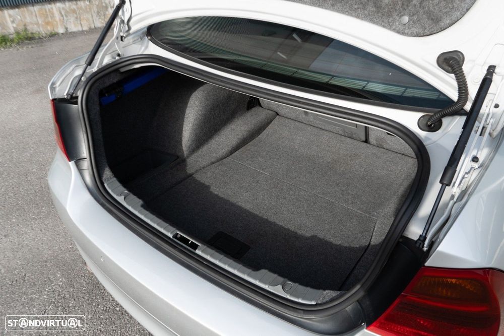 BMW 320 d EfficientDynamics - 43